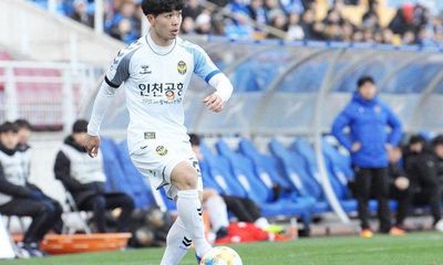 HLV Incheon United dành lời khen về màn trình trình diễn của Công Phượng