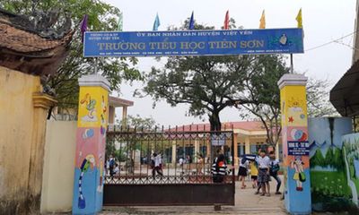 Điều chuyển công tác thầy giáo sờ mông, sờ đùi hàng chục học sinh ở Bắc Giang