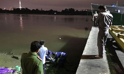 TP.HCM: Bàng hoàng phát hiện thi thể nam thanh niên trôi trên sông Sài Gòn