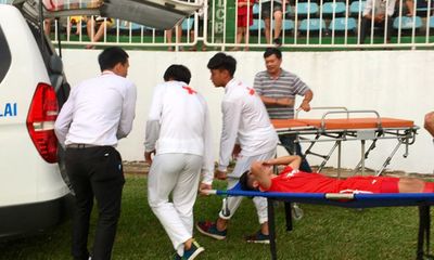 Thông tin mới nhất về sức khỏe của tiền vệ Triệu Việt Hưng sau pha chấn thương nguy hiểm