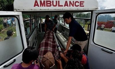 Hiện trường vụ máy bay đâm trực thăng tại Nepal khiến nhiều người thương vong