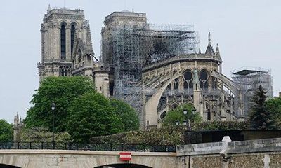 Nga đề nghị cử chuyên gia giỏi nhất tới giúp Pháp xây lại Nhà thờ Đức Bà Paris 
