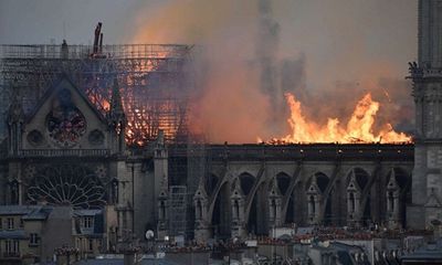 Cháy Nhà thờ Đức Bà Paris: Sao Hollywood bàng hoàng tiếc nuối
