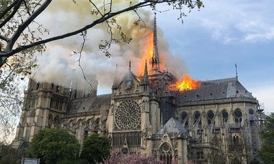 Vụ cháy Nhà thờ Đức Bà Paris: “Thuyết âm mưu” đang gây loạn mạng xã hội