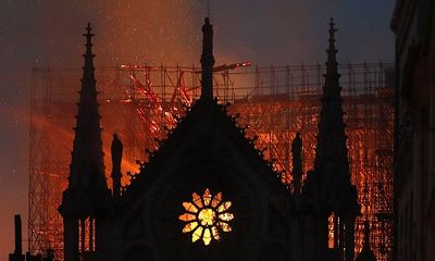 Nhà tiên tri lừng danh Nostradamus từng dự đoán thảm họa cháy Nhà thờ Đức Bà Paris?