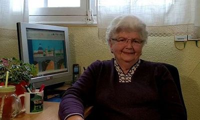 Bất ngờ trước những bức tranh sống động vẽ bằng Microsoft Paint của cụ bà 88 tuổi 