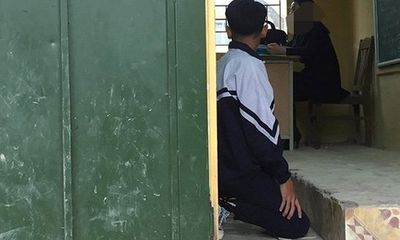 Lan truyền chóng mặt hình ảnh học sinh nghi bị cô giáo chủ nhiệm bắt quỳ gối trong lớp học