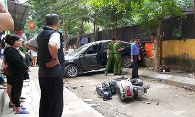 Nữ tài xế xe Camry lùi xe cán chết người trên phố Hà Nội