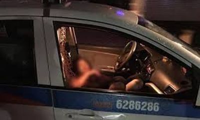 Hà Nội: Một nữ tài xế bị đâm ngục trên xe, nghi phạm dùng dao tự sát