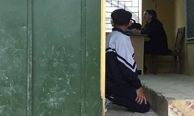 Phụ huynh học sinh lớp 9 bị cô giáo phạt quỳ: 
