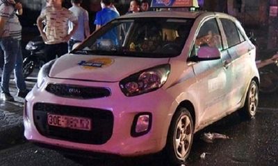 Vụ nữ taxi bị đâm gục tại Hà Nội: Ra quyết định khởi tố vụ án