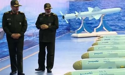 Nạp lượng lớn tên lửa lên tàu ở Vịnh Ba Tư, Iran chuẩn bị xung đột với Mỹ? 