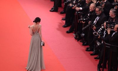 LHP Cannes: Thảm đỏ lộng lẫy che khuất sự thật trần trụi về thác loạn, mại dâm