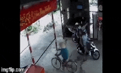 Video: Xe đạp lao như 