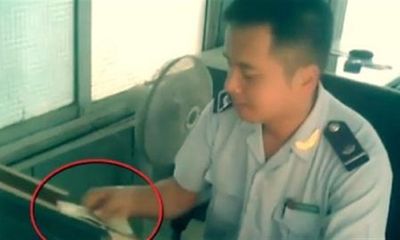 Đình chỉ 4 công chức hải quan ở Quảng Trị nhận tiền “bôi trơn”