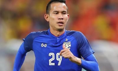 Dù được xóa phạt, cầu thủ Thái Lan đấm trọng tài vẫn xin rút dự King's Cup vì xấu hổ