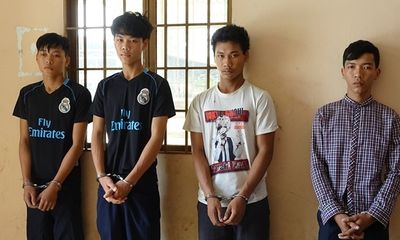 Tây Ninh: Bắt quả tang nhóm thanh niên bán ma túy