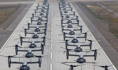 43 trực thăng quân sự Mỹ phô diễn sức mạnh trong cuộc tập trận ‘Voi đi bộ’