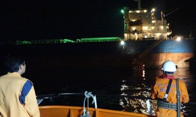 Trắng đêm giải cứu thuyền viên Philippines gặp nạn trên vùng biển Đà Nẵng