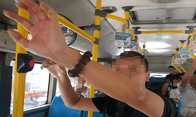 Hà Nội: Kẻ biến thái đứng gần nữ sinh cấp 2 trên xe buýt để 