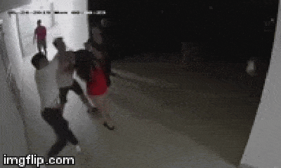 Video: Phẫn nộ cảnh nhóm côn đồ xông vào nhà hành hung cô gái trẻ dã man