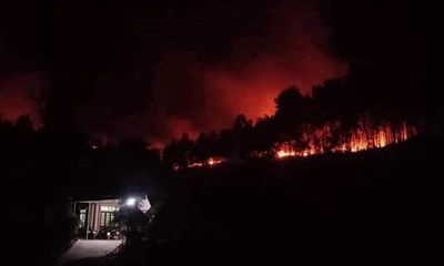 Tiếp tục cháy rừng ở Hà Tĩnh, người dân nhanh chóng di dời, kêu gọi dập lửa