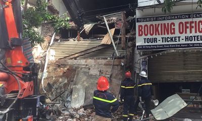 Xác minh nguyên nhân ngôi nhà 2 tầng trên phố Hàng Bông bị sập 