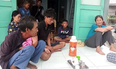 Sóng đánh chìm tàu cá tại Ninh Thuận, 5 ngư dân mất tích