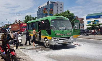 Nghệ An: Cháy xe khách trên quôc lộ 1A, hành khách hoảng loạn kêu cứu