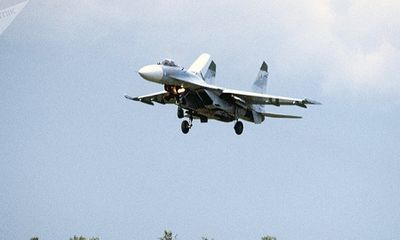 Nga điều chiến đấu cơ Su-27 đánh chặn máy bay trinh sát Mỹ