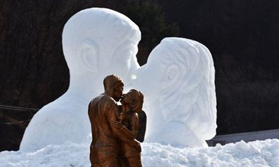 Số phận bức tượng Song Joong Ki hôn Song Hye Kyo sau khi cặp sao ly hôn