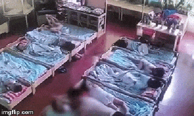 Thầy giáo sờ soạng bé trai lúc đang ngủ gây căm phẫn khắp Trung Quốc