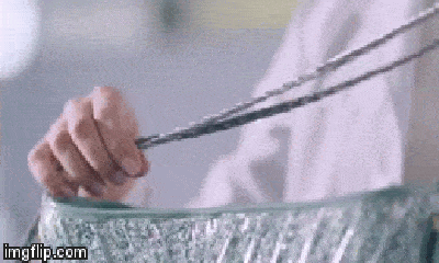 Video: Ngỡ ngàng với quy trình tạo ra tuyệt phẩm túi Chanel đẹp ngây ngất
