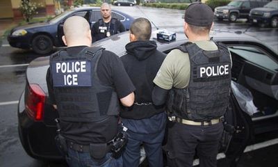 Mỹ bắt đầu chiến dịch truy quét người nhập cư bất hợp pháp tại 10 thành phố lớn