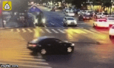 Video: Đạp nhầm chân ga, nữ tài xế phóng xe 132km/h tông 5 người chết tại chỗ 
