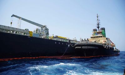 Iran tuyên bố bắt giữ tàu chở dầu lậu đi qua vịnh Ba Tư