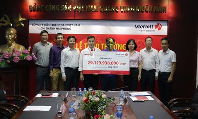 Tài xế ở Nghệ An may mắn trúng giải độc đắc của Vietlott hơn 29 tỷ đồng 