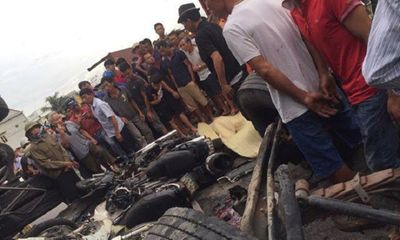 Kim Thành - Hải Dương: Một xe tải chở nước đóng chai Aquafina bất ngờ lật đổ gây hậu quả đặc biệt nghiêm trọng