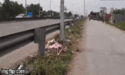 Video: Ám ảnh hiện trường vụ cô gái trẻ bị sát hại khi đang chạy xe máy trên đường