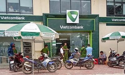 Thanh Hóa: Tên cướp táo tợn mang súng vào ngân hàng, bắn trọng thương bảo vệ