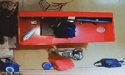 Video: Phẫn nộ người phụ nữ dàn cảnh cùng bé trai trộm điện thoại trong cửa hàng