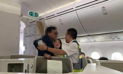 Vụ khách thương gia bị tố sàm sỡ cô gái trên máy bay Vietnam Airlines: Cục Hàng không Việt Nam lên tiếng