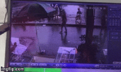 Video: Lạnh người khoảnh khắc xe khách lao thẳng vào chợ Chư Sê, khiến 4 người thiệt mạng