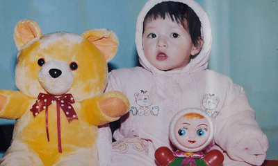 Ảnh thời thơ ấu cực đáng yêu của Hoa hậu Lương Thuỳ Linh khiến dân mạng xuýt xoa