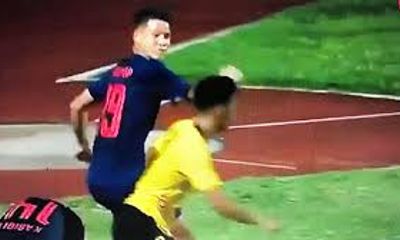 Video: Cầu thủ Thái Lan và Malaysia đánh nhau trong trận chung kết U15 Đông Nam Á 2019
