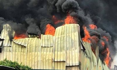 Cháy lớn tại Khu công nghiệp Sài Đồng gần Aeon Mall Long Biên