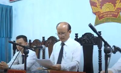Chánh án TAND tỉnh Đắk Lắk lên tiếng việc chủ tọa phiên tòa xử án hiếp dâm từng bị tố mua dâm