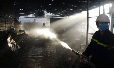 Bình Định: Cháy lớn tại chợ Cây Xăng, giải cứu thành công hai bà cháu