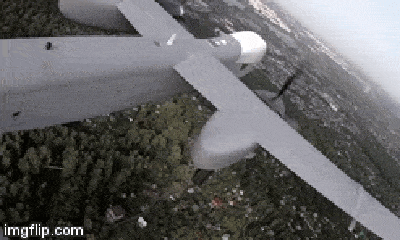 Video: Cận cảnh máy bay không người lái nặng 6 tấn của Nga lần đầu cất cánh