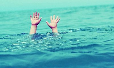 Phát hiện bé gái tử vong dưới hồ nước với nhiều dấu vết lạ
